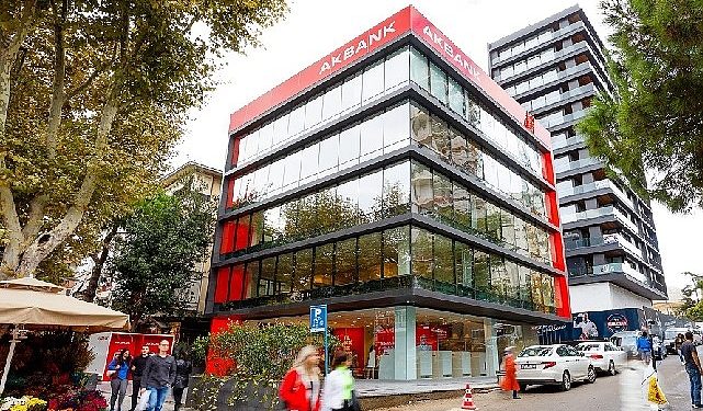 Akbank, Afet Bölgesinde Toplumsal ve Ekonomik Kalkınmaya Hizmet Ediyor