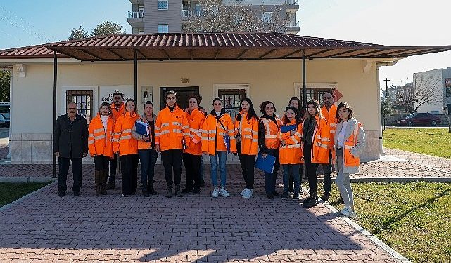 Antalya Büyükşehir sel bölgesinde vatandaşların muhtaçlıkları karşılanıyor
