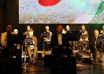 Aşkın Peygamberi gönüllere dokundu