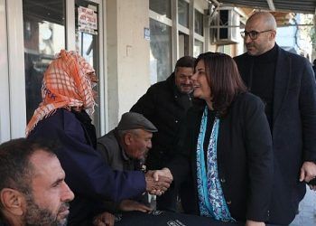 Aydın Büyükşehir Belediye Lideri Hasret Çerçioğlu Germencik Pazarı’nda Vatandaşlarla Bir Ortaya Geldi