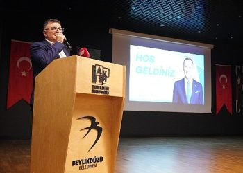 Beylikdüzü Belediye Lideri Mehmet Murat Çalık, Beylikdüzü’ndeki apartman görevlileriyle buluştu