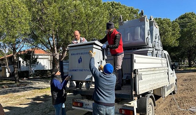 Burhaniye Belediyesi Paklık İşleri Müdürlüğü “Daha Pak Bir Burhaniye” sloganı ile durmaksızın çalışmalarına devam ediyor.