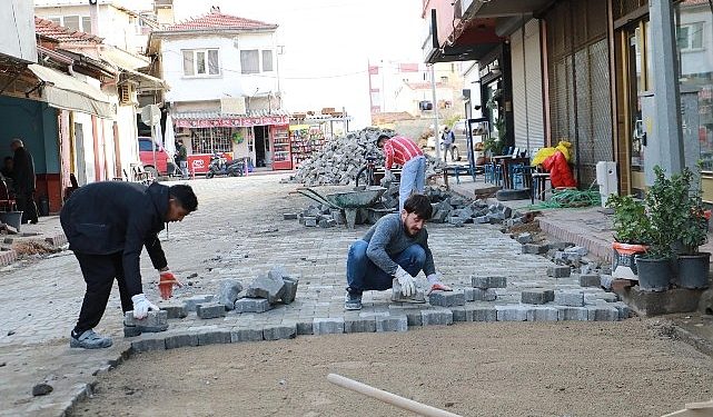Burhaniye’de Yol Uygunlaştırma Çalışmaları Devam Ediyor
