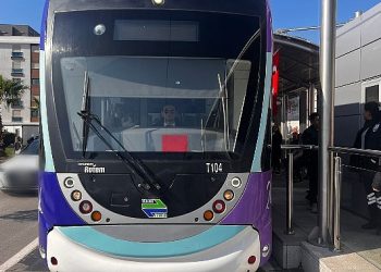 Çiğli Tramvayı “Kırmızı” ve “Mavi” çizgiyle İzmirlilerin hizmetinde