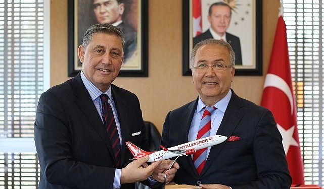 Corendon Turizm Kümesi Kurucu Ortağı Yıldıray Karaer, Türkiye Tenis Federasyonu Lideri Cengiz Durmuş’u ziyaret etti