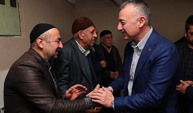 Cumhur İttifakı Kocaeli Büyükşehir Belediye Lider Adayı ve Kocaeli Büyükşehir Belediye Lideri Tahir Büyükakın, İzmit’te Vanlılar ile bir ortaya geldi