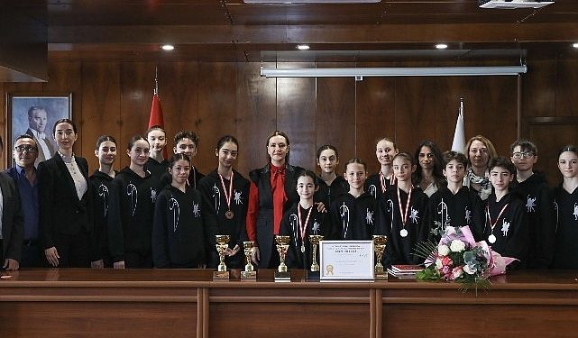 Dokuz Eylül Üniversitesi DEÜ Devlet Konservatuvarı Öğrencilerinin Milletlerarası Başarısı: 2 Başka Müsabakada Toplam 14 Ödül Aldılar