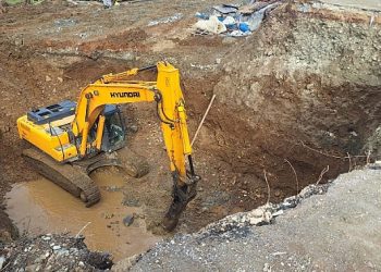 Duraklı-Alihocalar köprüsünde temel hafriyatı ve beton dökümü