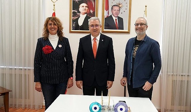 Egeli Sinemacı Akademisyene “En Yeterli Yönetmen” Mükafatı