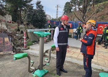 Gölcük Belediyesi’nin desteklediği Gölcük Arama Kurtarma Derneği GESOTİM grubu, AFAD akreditasyonu alabilmek için AFAD tatbikata katıldı