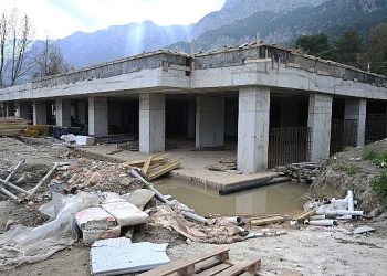 Göynük kapalı pazar yerinde çalışmalar sürüyor