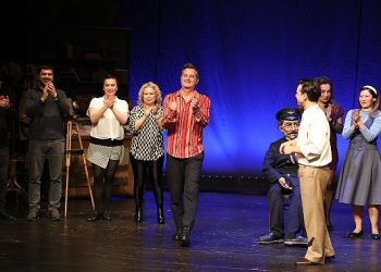 İstanbul Büyükşehir Belediyesi Kent Tiyatroları Dinçer Sümer’in yazdığı, Ersin Umulu’nun yönettiği “Maviydi Bisikletim” isimli oyunu seyirciyle buluşturdu