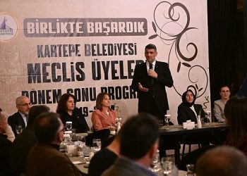 Kartepe Belediye Lideri Av.M.Mustafa Kocaman, Kartepe Belediyesi meclis üyeleriyle bir ortaya gelerek birlikte geçirdikleri bir hizmet periyodunu kıymetlendirdi