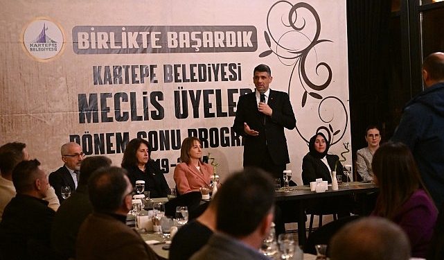 Kartepe Belediye Lideri Av.M.Mustafa Kocaman, Kartepe Belediyesi meclis üyeleriyle bir ortaya gelerek birlikte geçirdikleri bir hizmet periyodunu kıymetlendirdi
