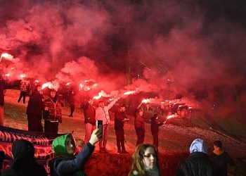 Kartepe Belediye Lideri Av.M.Mustafa Kocaman meşalelerle karşılandı