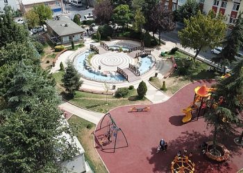 Küçükçekmece’nin etrafı yeni parklar ve yeşil alanlarla güçleniyor