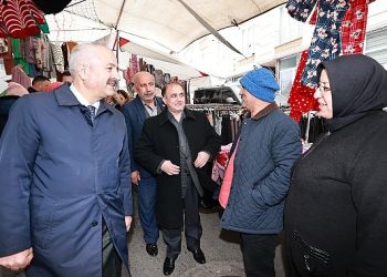 Lider Adayı Büyükgöz, Beylikbağı pazarını dolaştı