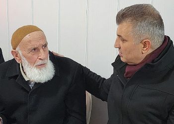 Lider Ali Yıldırım Sezer, gece gündüz alanda