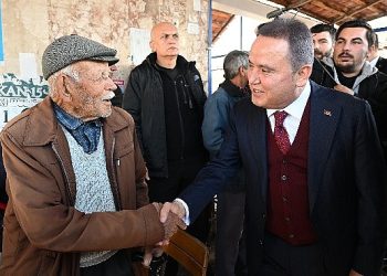 Lider Böcek Korkuteli’nde vatandaşlarla buluştu