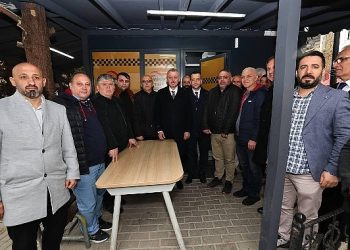 Lider Büyükakın İzmit esnafıyla buluştu