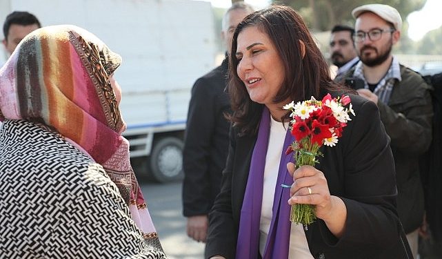 Lider Çerçioğlu, Efeler Cumartesi Pazarı’nda Vatandaşlarla Buluştu