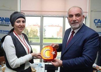 Lider İbrahim Sandıkçı: “5 yılda 3 bin 730 hanım kardeşimize sertifikalı mesleksel eğitim verdik”