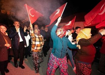 Lider Kırgöz, 1200 araçlı konvoyla Deliktaş’ta seçim startını verdi.