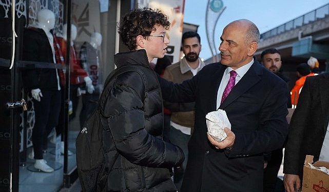 Lider Söğüt, sabahın birinci ışıklarında Körfez sokaklarındaydı