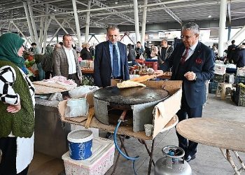 Lider Topaloğlu’ndan pazar esnafına ziyaret