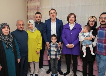 Mehmet Savran, tüm mahalleleri ziyaret ederek vatandaşların taleplerini dinlemeye devam ediyor