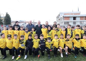 Minik futbolcular Büyükakın’a hünerlerini sergiledi