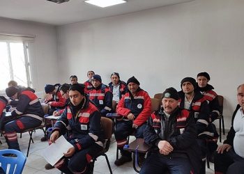 Nevşehir Belediyesi bünyesinde çalışan işçiler, iş güvenliği konusunda bilgilendirilerek sıhhat taramasından geçirildi