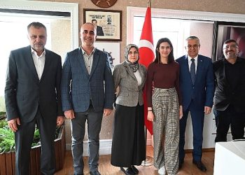 Öztürk’ten Lider Topaloğlu’na ziyaret
