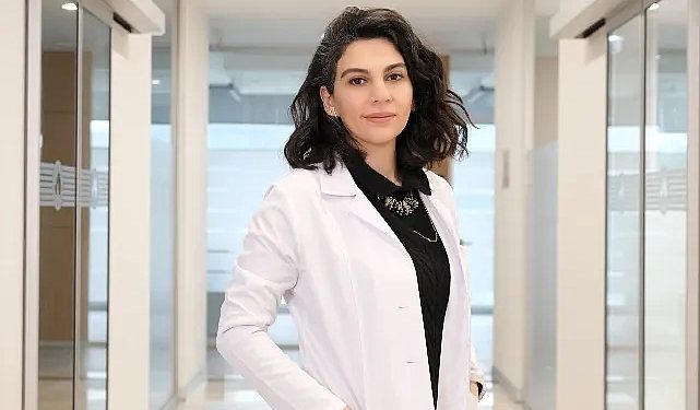 Sağlıklı bir gülüş için diş eti estetiği… Diş eti simetrisi ve doğal renk için “Pembe Estetik”!