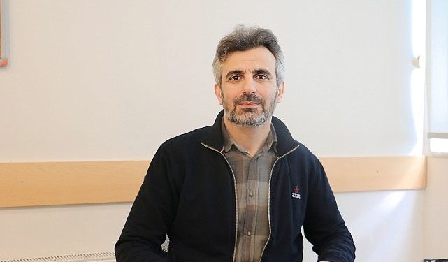 Sanal ortam Türkçe’nin yozlaşmasına neden oldu! Gençlerin ‘tmm’, ‘nbr’, ‘tşk’ ve emojilerle yazışması giderek artıyor!