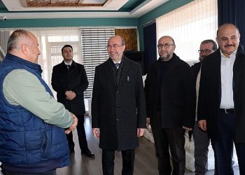 Selçuklu Belediye Lideri Ahmet Pekyatırmacı Manifaturacılar Sitesi’ndeki işyerlerine ziyaret gerçekleştirdi