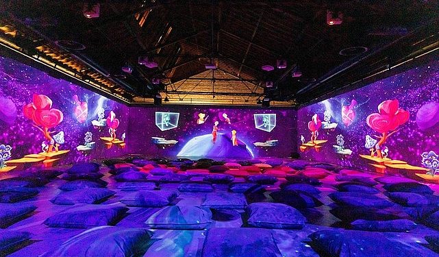 Sevginin ve dostluğun ikonik kıssası Küçük Prens gösterisi Fişekhane’de devam ediyor