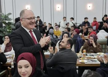 Sivas Belediye Lideri ve AK Parti Belediye Lideri Hilmi Alım, seçim çalışmaları kapsamda “Gençlik STK’ları Buluşması” programında gençlerle bir ortaya geldi