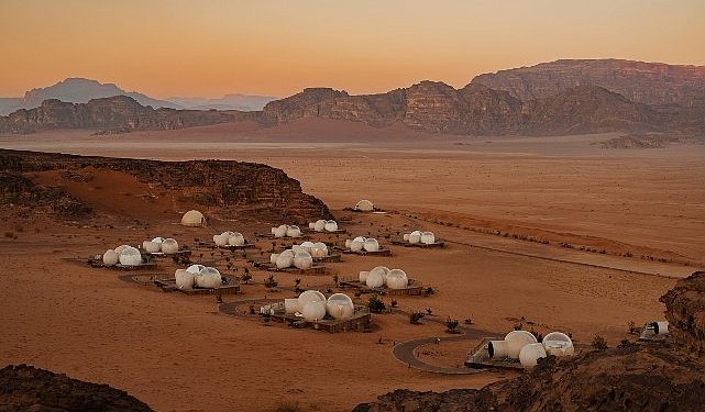 Sony’den Hudutları Zorlayan Lens Teknolojisi: F2.8 G Lens™ FE 24-50 mm