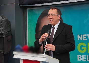 Tarım ve Orman Bakanı Yumaklı, Ak Parti Belediye Lider Adayı Savran’ın Seçim Ofisi Açılışına Katıldı