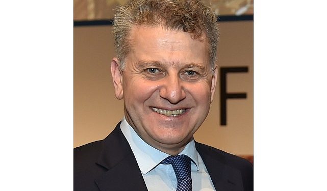 Türk Beyin Cerrahından Rekor