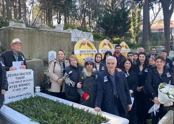 Türk Eğitim Vakfı, Usta Tiyatrocu Zehra Macide Tanır’ı Kabri Başında Andı