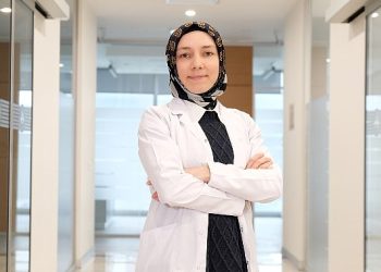 Uzmanı önerdi! Ağız kokusunu gidermek için lisanınızı de fırçalayın!