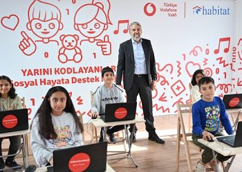 Vodafone Vakfı zelzele bölgesine dayanağını sürdürüyor
