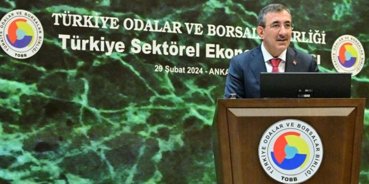 Cevdet Yılmaz: Sektörlerin önünü daha net görebileceği politikaları hayata geçiriyoruz