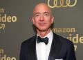 Jeff Bezos yeniden dünyanın en zengini oldu