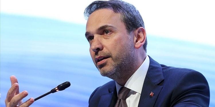 Bakan Bayraktar’dan Karadeniz’de petrol müjdesi