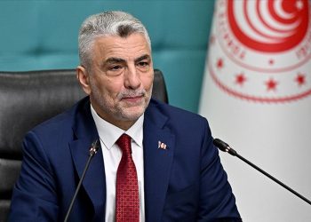 Bakan Bolat açıkladı: Stokçulukta üç defa yakalanan firmalara kapatma cezası uygulanacak