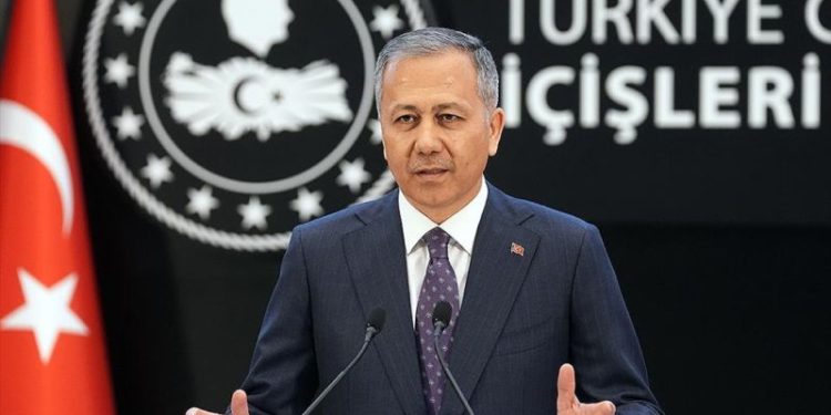 Bakan Yerlikaya’dan net mesaj: Kimler FETÖ taktikleriyle oyun kurmaya çalışıyorsa oyunlarını ve tuzaklarını yerle bir edeceğiz