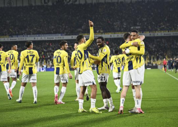Fenerbahçe evinde 3 puanı 3 golle aldı